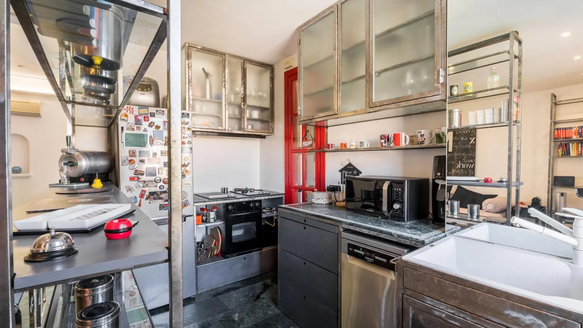 Comics Roma Penthouse, Funny Flat Nearby Colosseum Apartment
